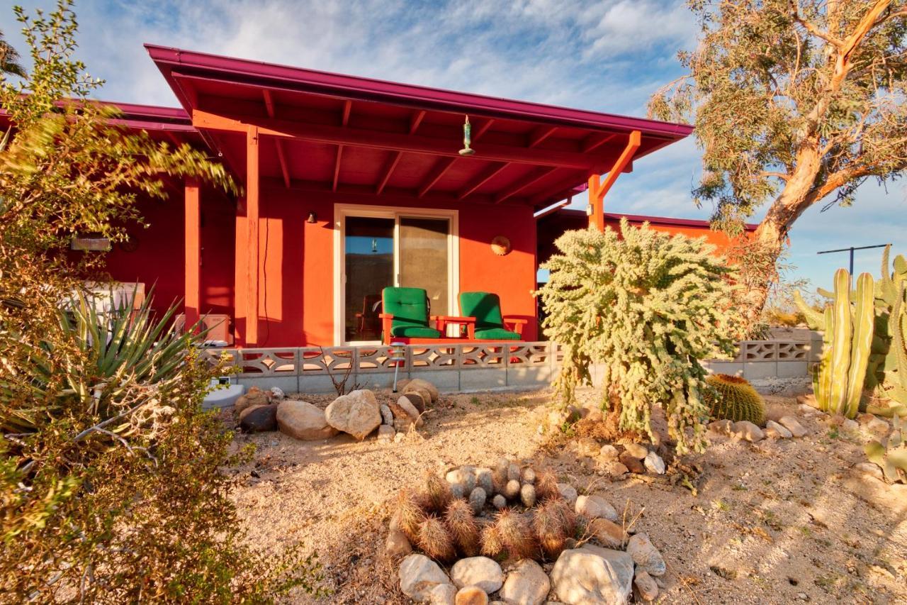 Chuck'S Cabin In A Joshua Tree Community Twentynine Palms Exterior photo